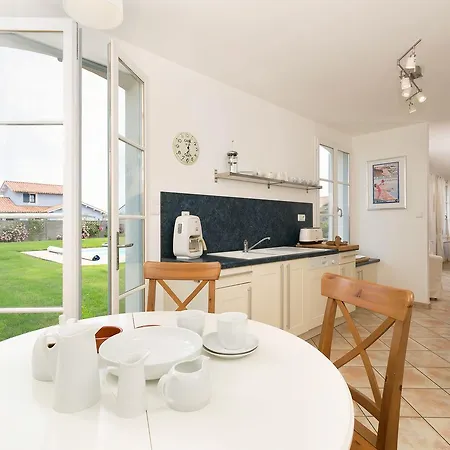 Madame Les De Fontenelles *