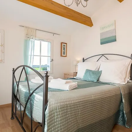 Madame Les De Fontenelles