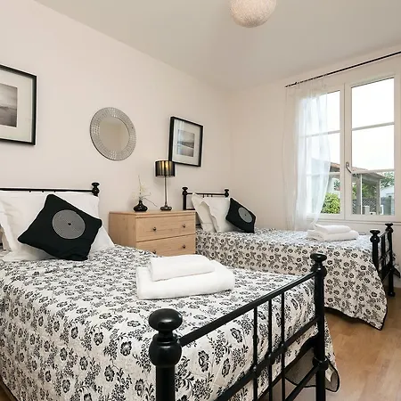 Madame Les De Fontenelles