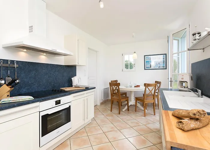 Madame Les De Fontenelles Vila