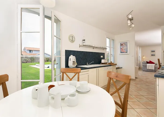 Madame Les De Fontenelles *