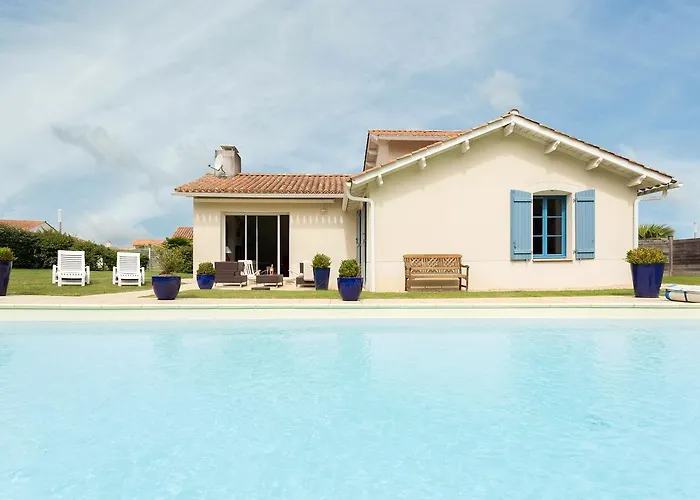 Madame Les De Fontenelles LʼAiguillon-sur-Vie