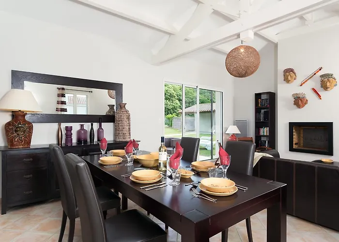 Madame Les De Fontenelles * LʼAiguillon-sur-Vie