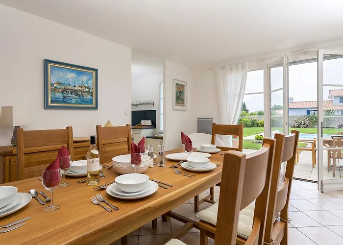 Vila Madame Les De Fontenelles *