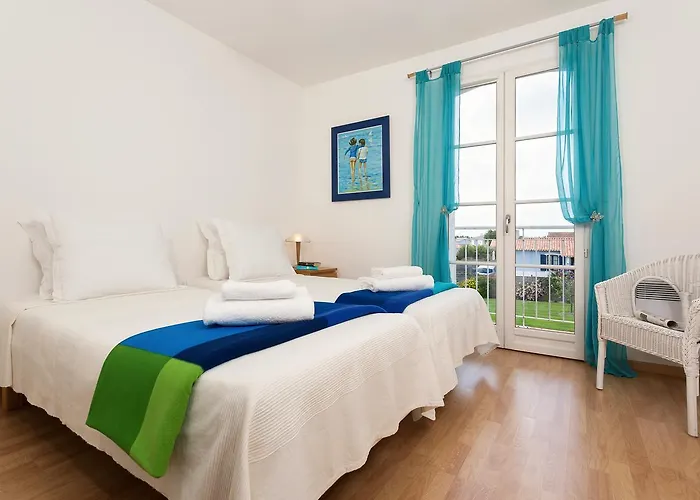 Vila Madame Les De Fontenelles *