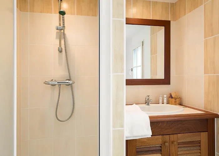 Madame Les De Fontenelles * LʼAiguillon-sur-Vie